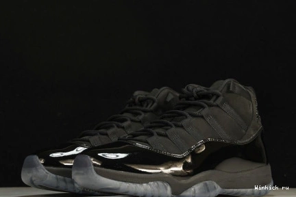 AND JORDAN CAP GOWN - RETRO 11 1017
